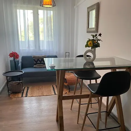 Hello Sunshine Apartment *