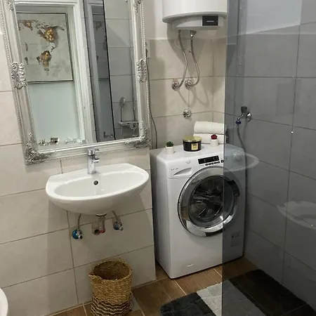 Hello Sunshine Apartment *